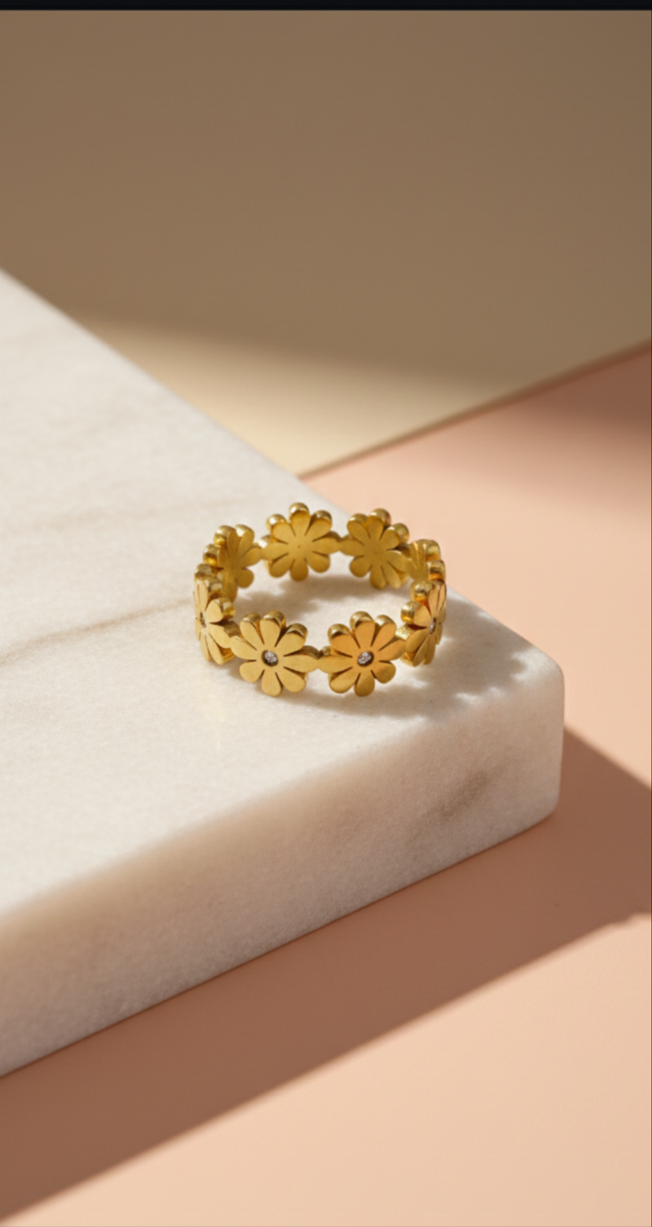 Gold Daisy Flower Ring